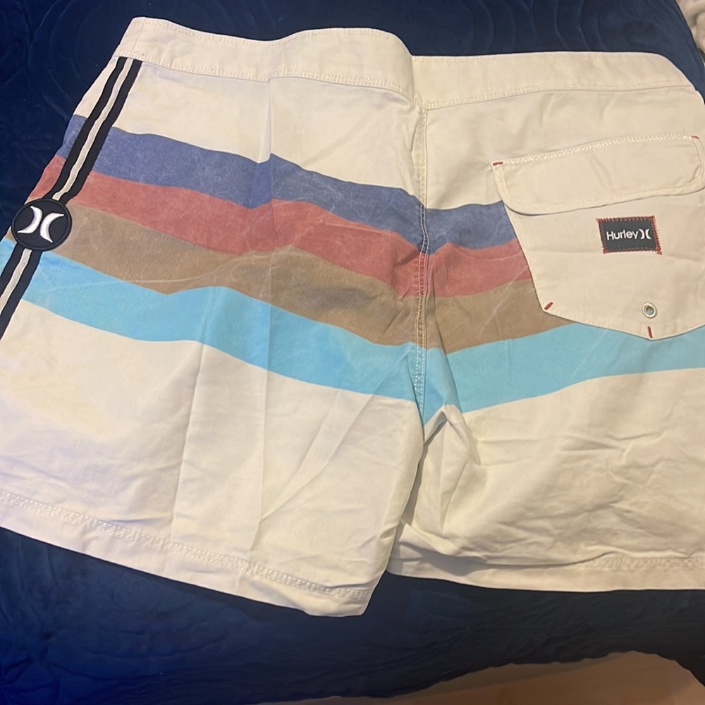 Hurley Shorts - Picture 3 of 3
